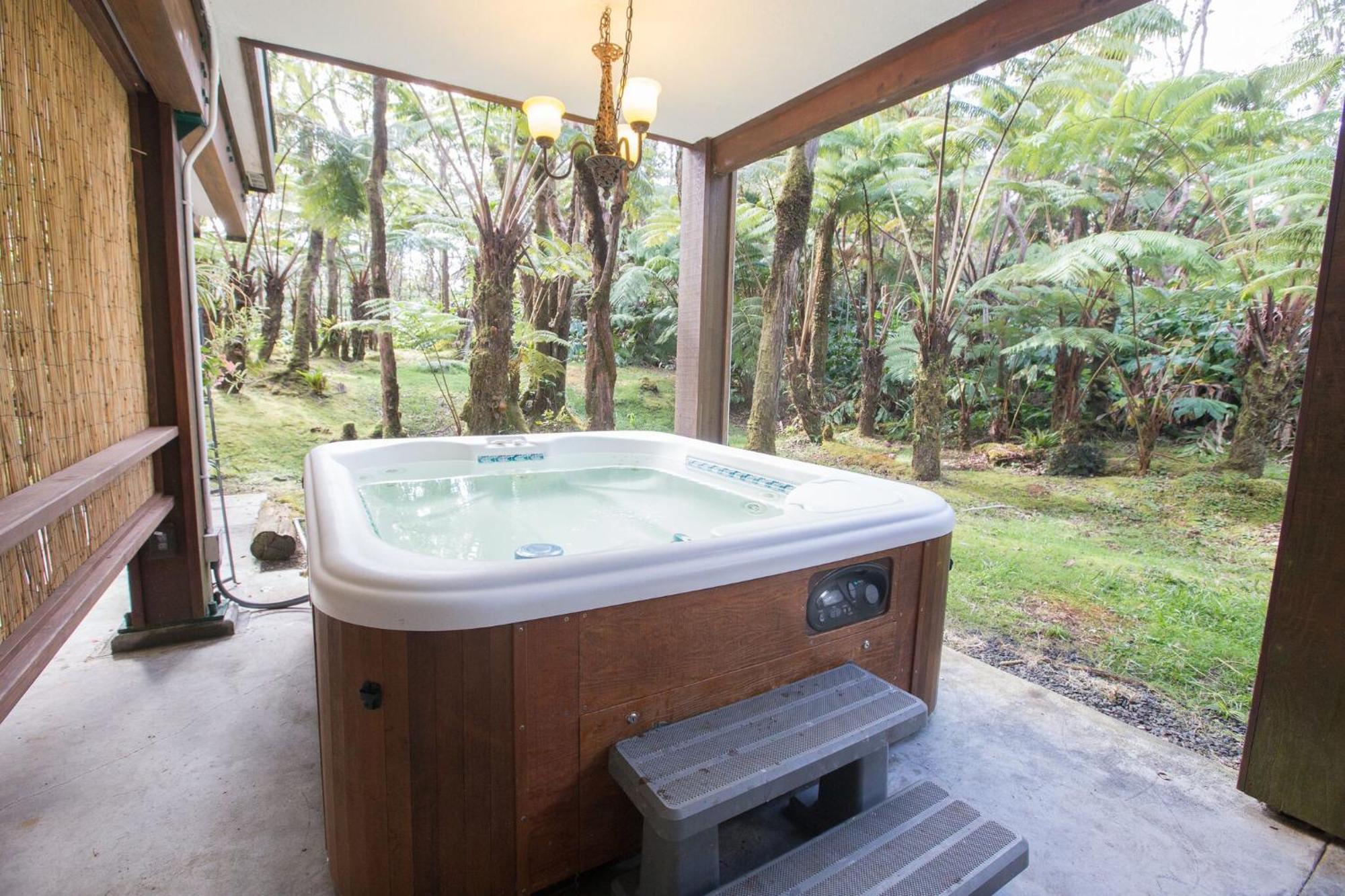 Hale Mauna Loa Upper Level With Shared Hot Tub Volcano Exterior foto