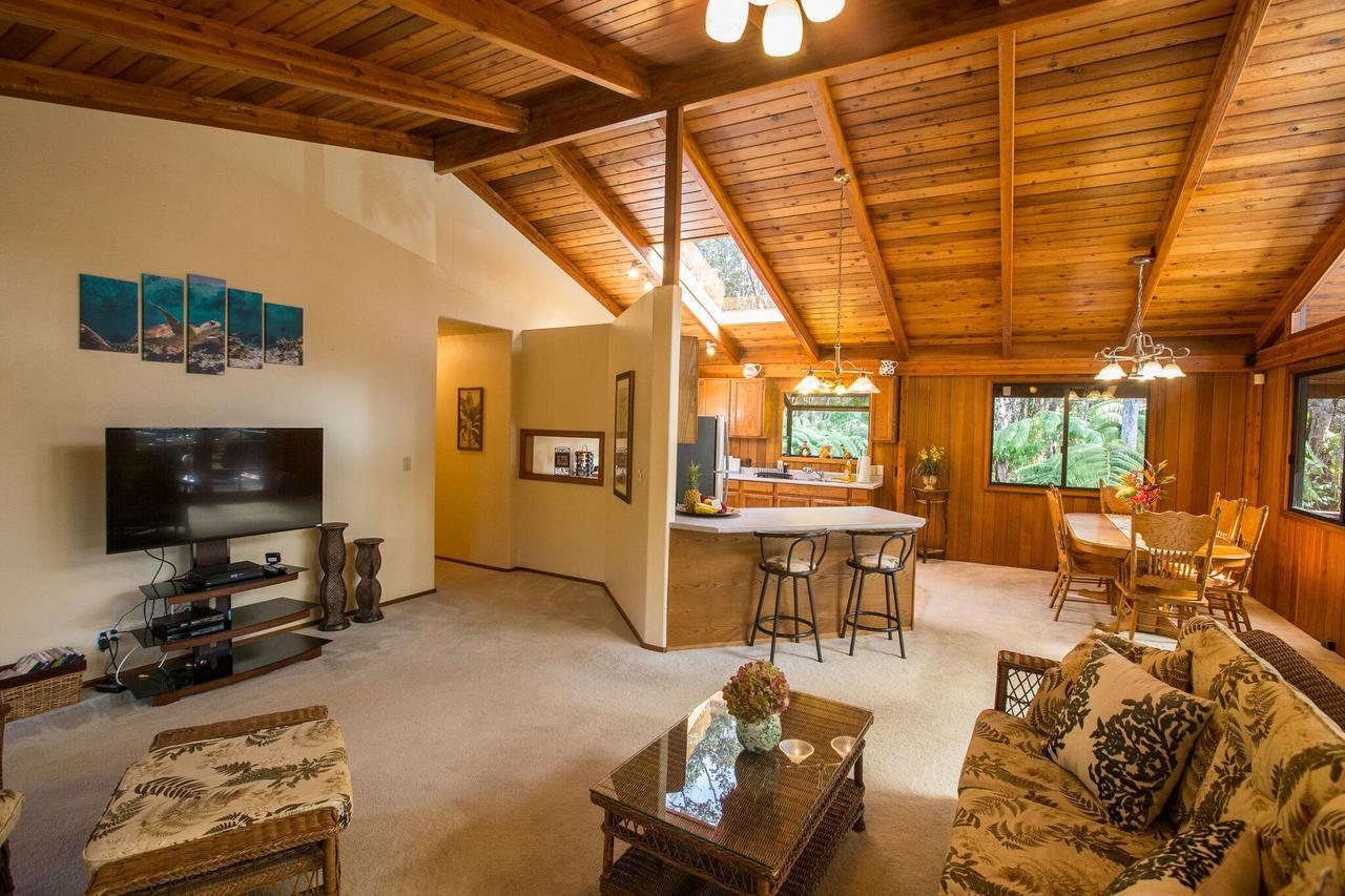 Hale Mauna Loa Upper Level With Shared Hot Tub Volcano Exterior foto